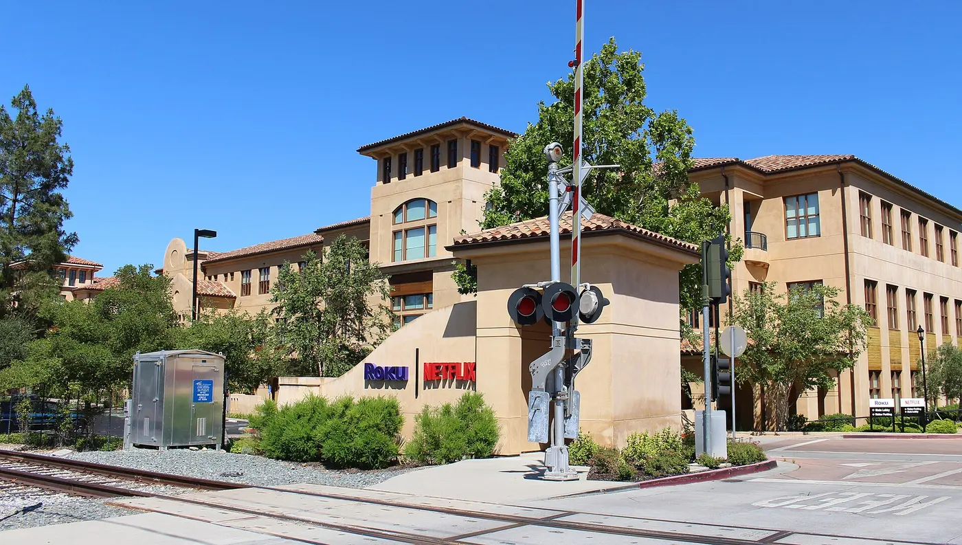 Tòa nhà trụ sở Netflix tại số 100 Winchester Circle, Los Gatos